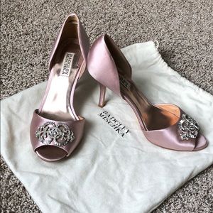 Badgley Mischka blush embellished heels/pumps VGUC